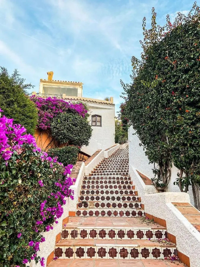 Newly Renovated Apartment In Nerja With Huge Pool