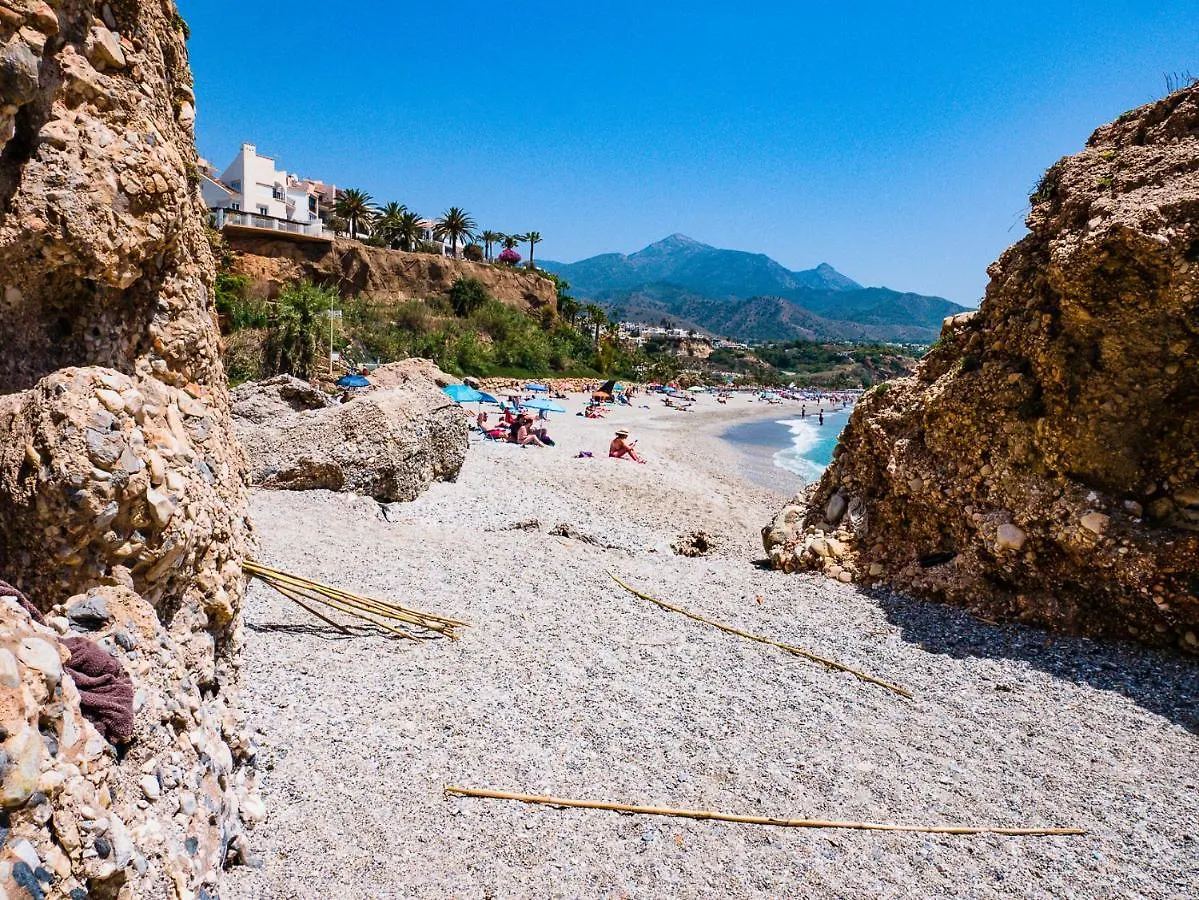 Newly Renovated Apartment In Nerja With Huge Pool