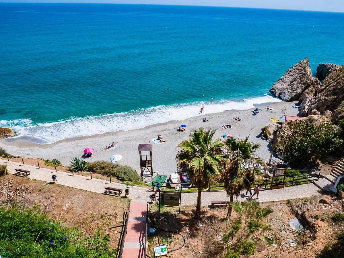 Newly Renovated Apartment In Nerja With Huge Pool